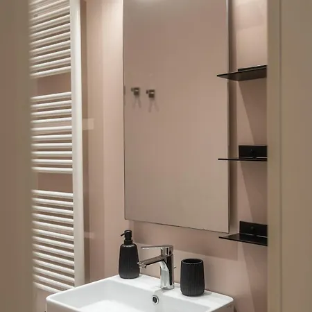 Apartment Ecocentrico - Aironi - Via Ponte Marino 33 *